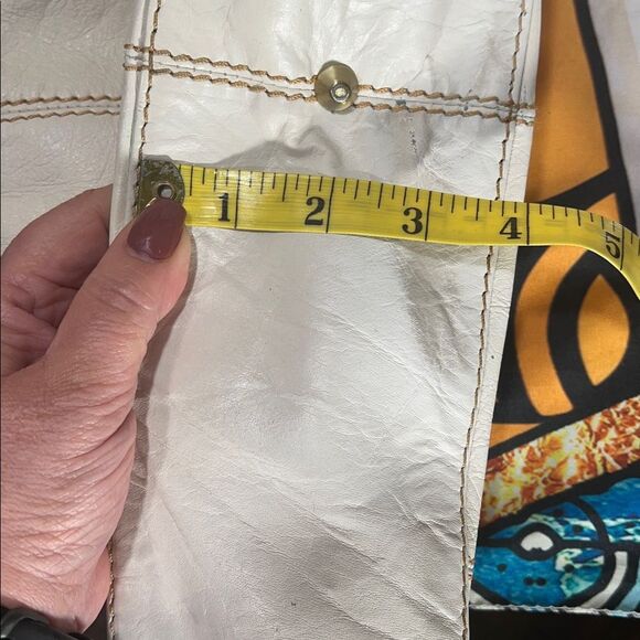 Wilsons Leather Cream Shoulder Bag - Picture 12 of 16